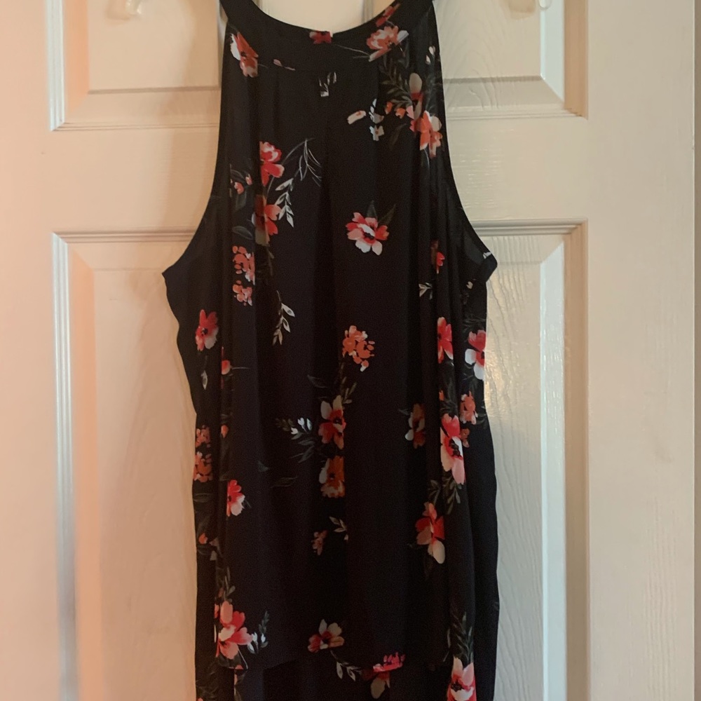 Sleeveless, halter style tunic